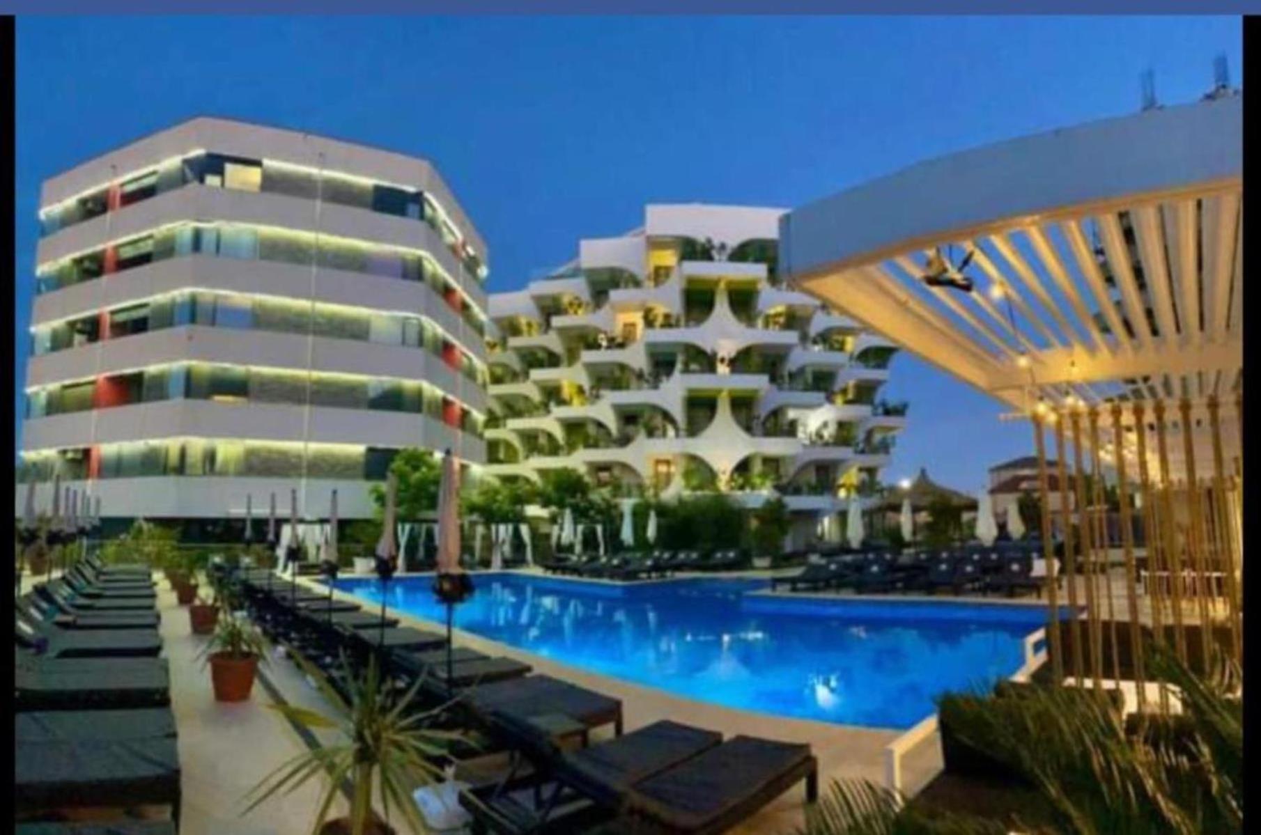 Thomas Luxury Apartment Năvodari Exterior foto