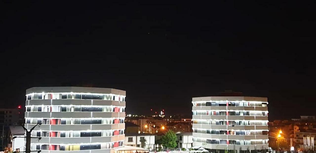 Thomas Luxury Apartment Năvodari Exterior foto